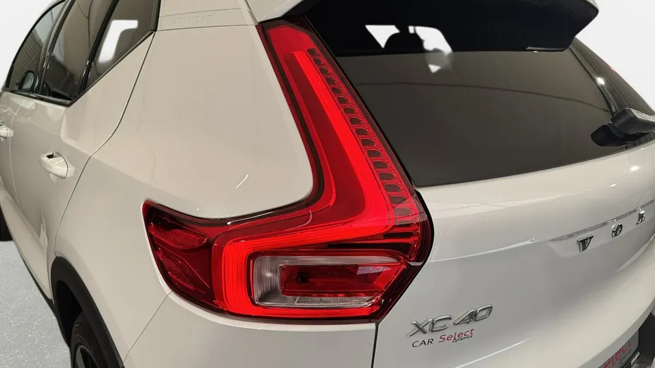 VOLVO XC40 -