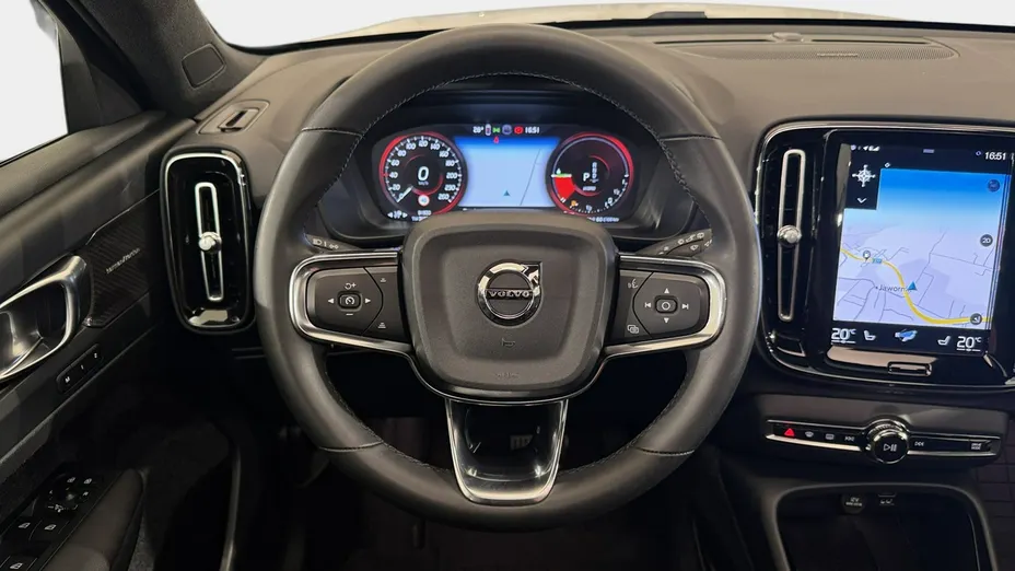 VOLVO XC40 -