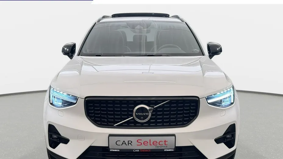 VOLVO XC40 -