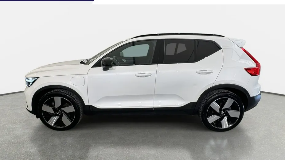 VOLVO XC40 -