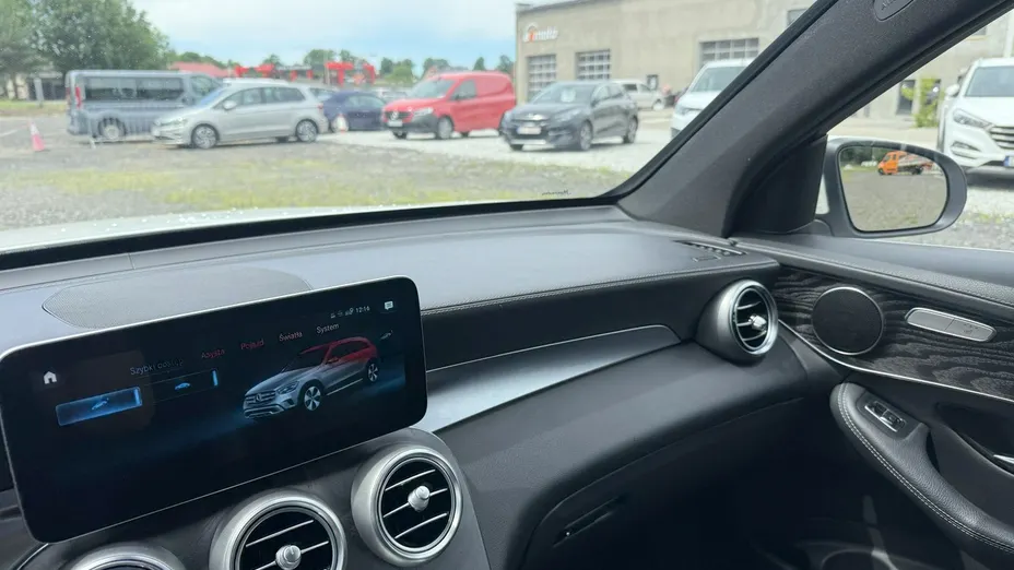MERCEDES-BENZ GLC -