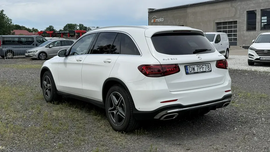 MERCEDES-BENZ GLC -