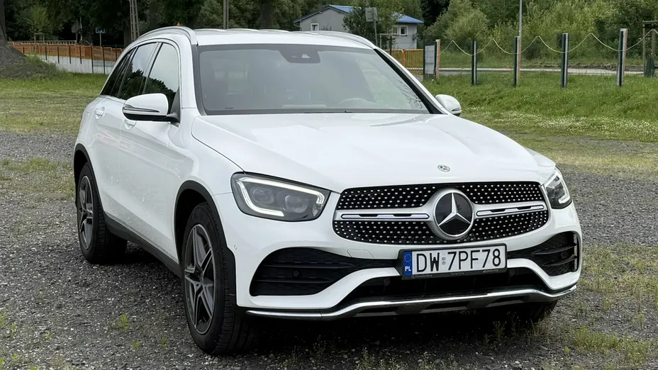 MERCEDES-BENZ GLC -