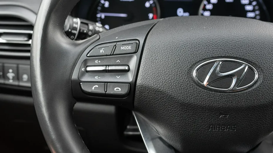 HYUNDAI i30 -