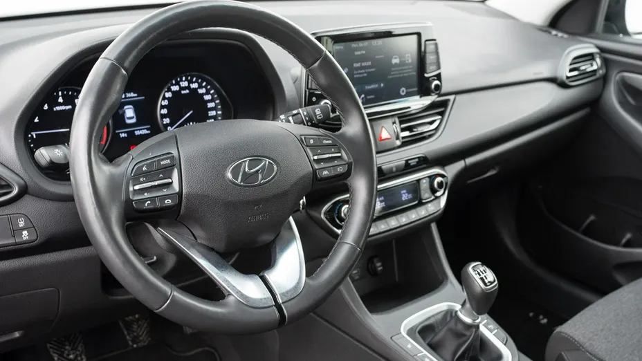 HYUNDAI i30 -