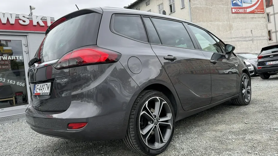 OPEL Zafira -