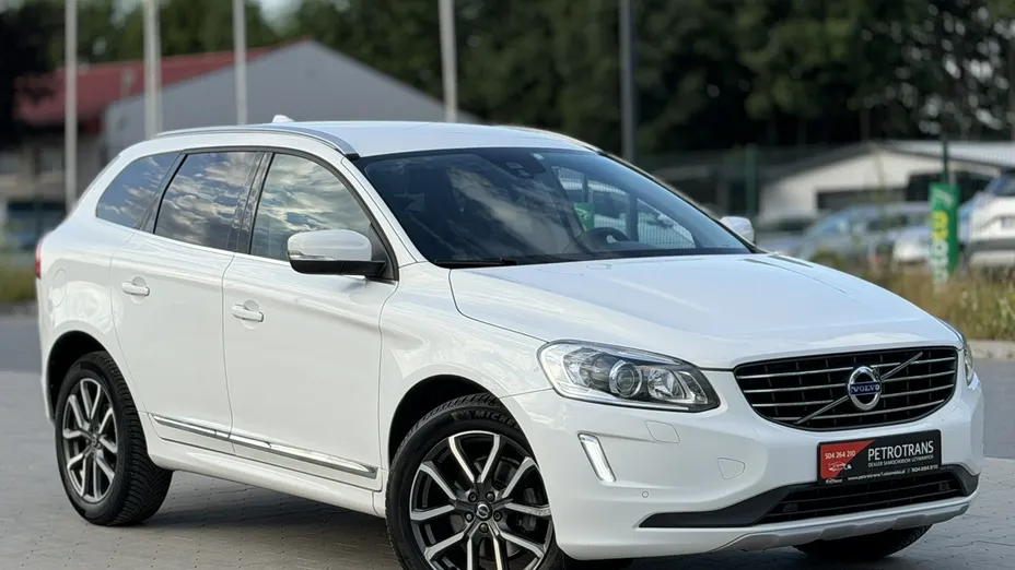 VOLVO XC60 -
