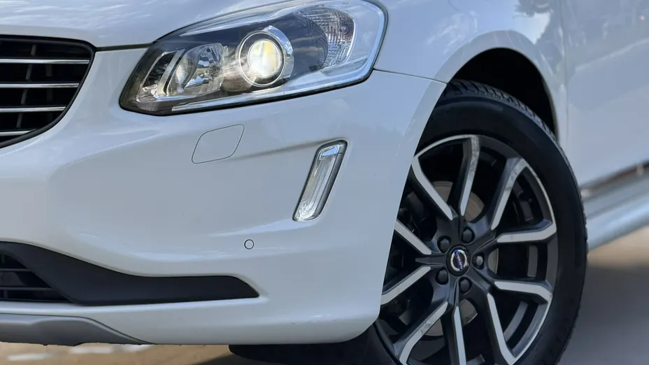 VOLVO XC60 -