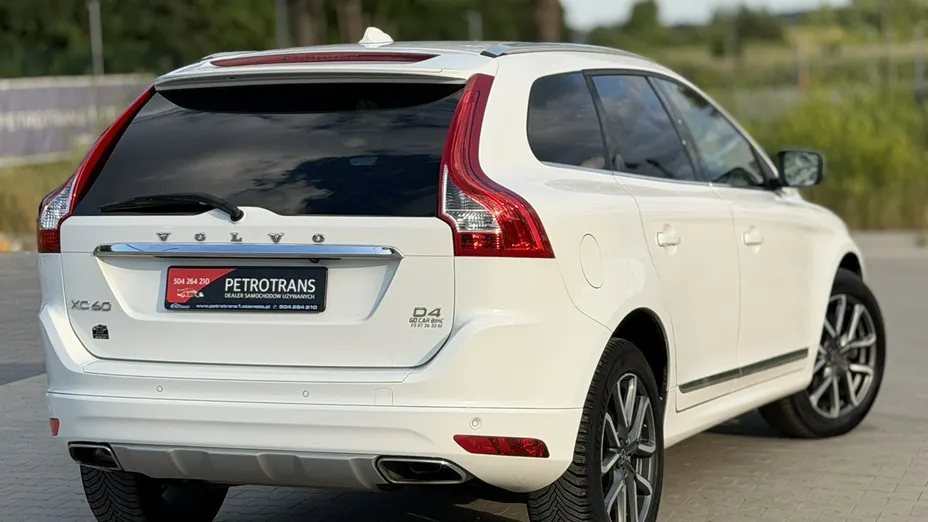 VOLVO XC60 -