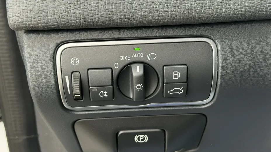 VOLVO XC60 -