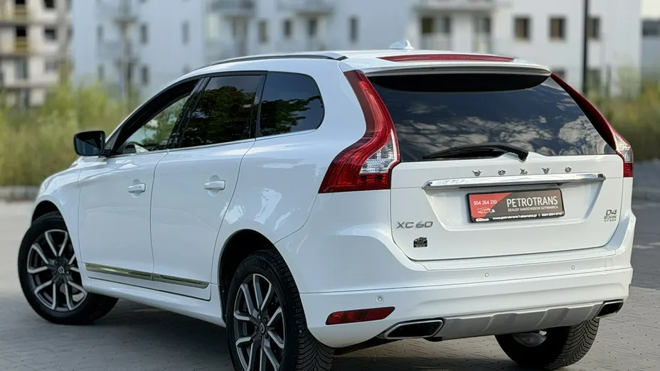 VOLVO XC60 -