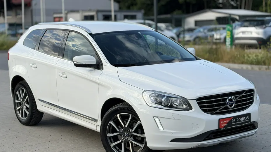 VOLVO XC60 -