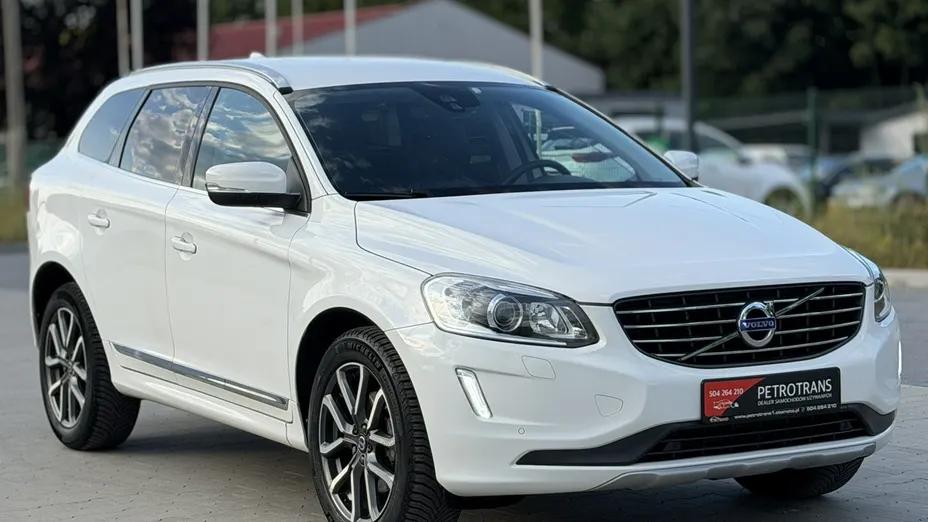 VOLVO XC60 -