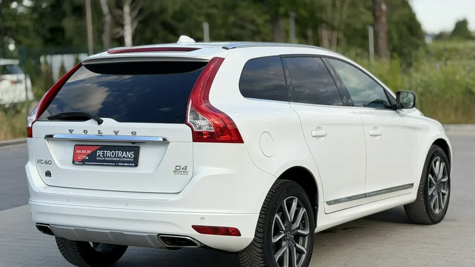 VOLVO XC60 -