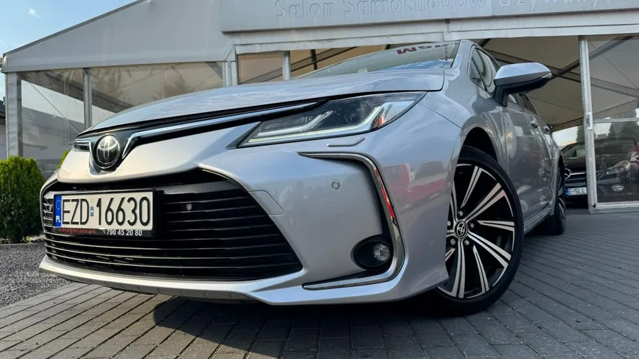 TOYOTA Corolla -