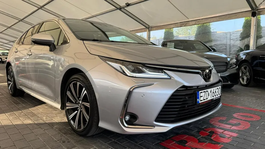 TOYOTA Corolla -