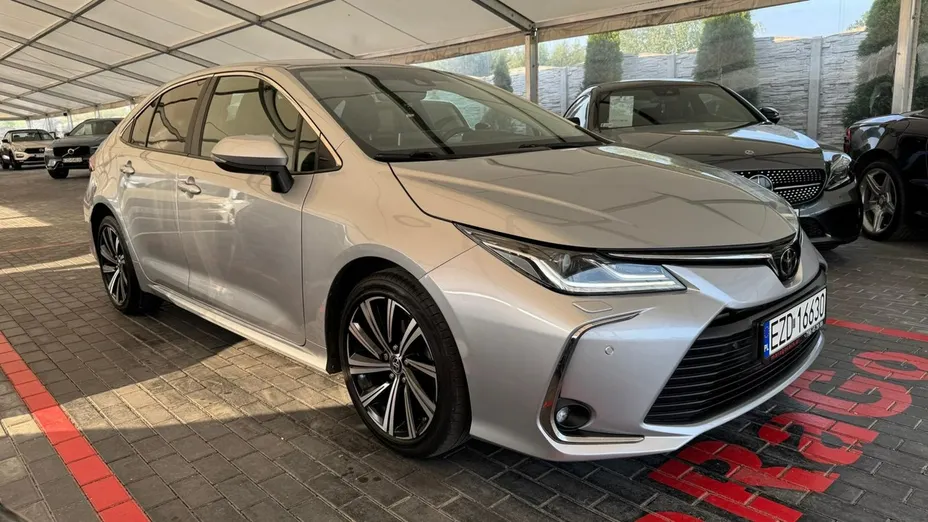 TOYOTA Corolla -
