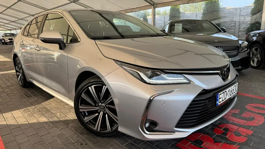 TOYOTA Corolla -