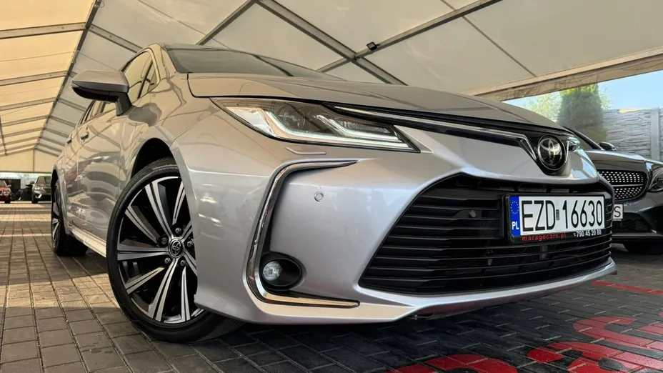 TOYOTA Corolla -