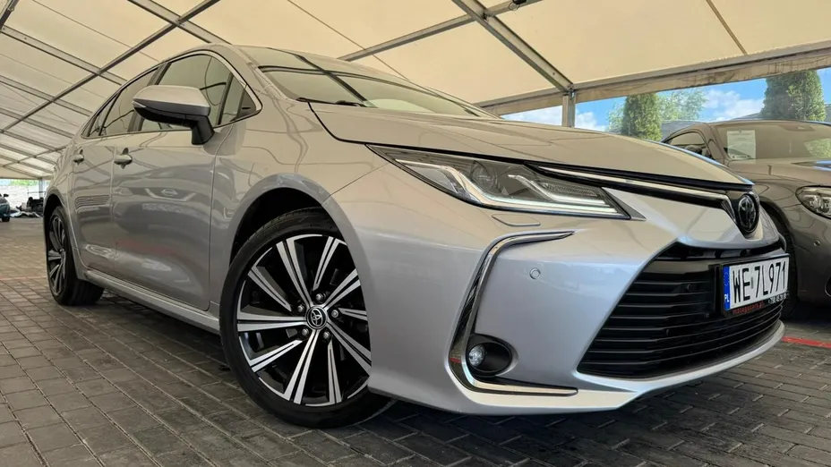 TOYOTA Corolla -