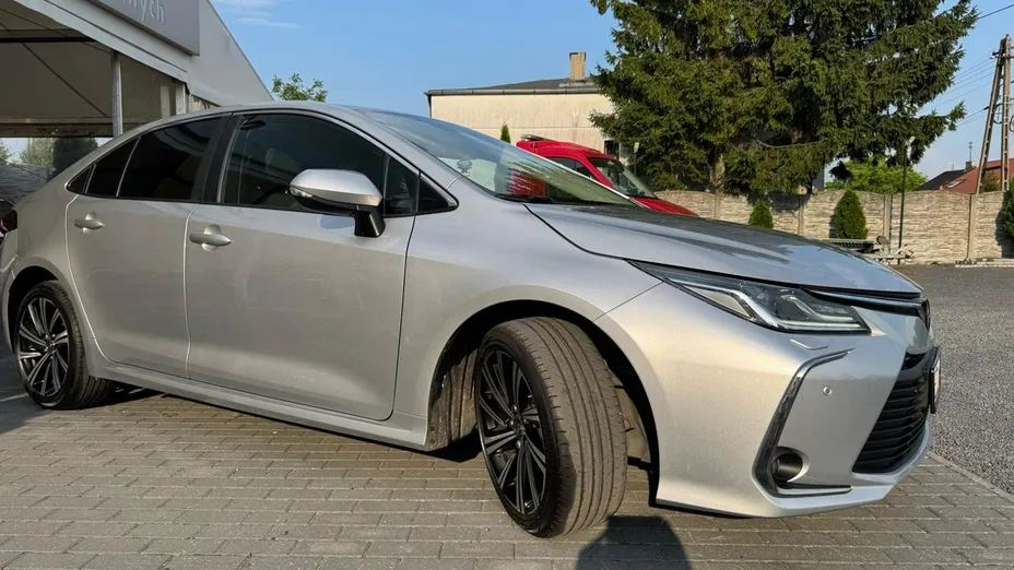 TOYOTA Corolla -