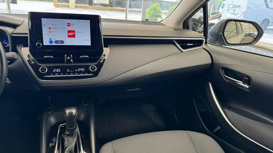 TOYOTA Corolla -