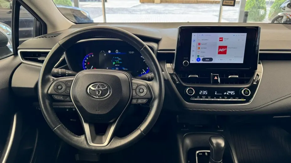 TOYOTA Corolla -