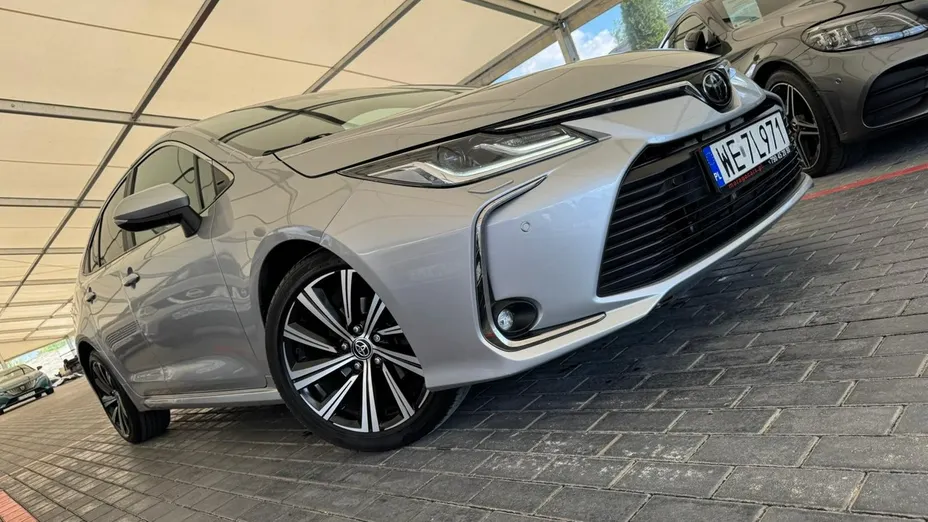 TOYOTA Corolla -