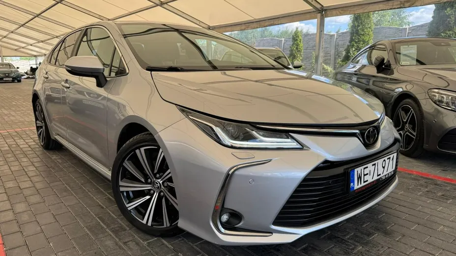 TOYOTA Corolla -