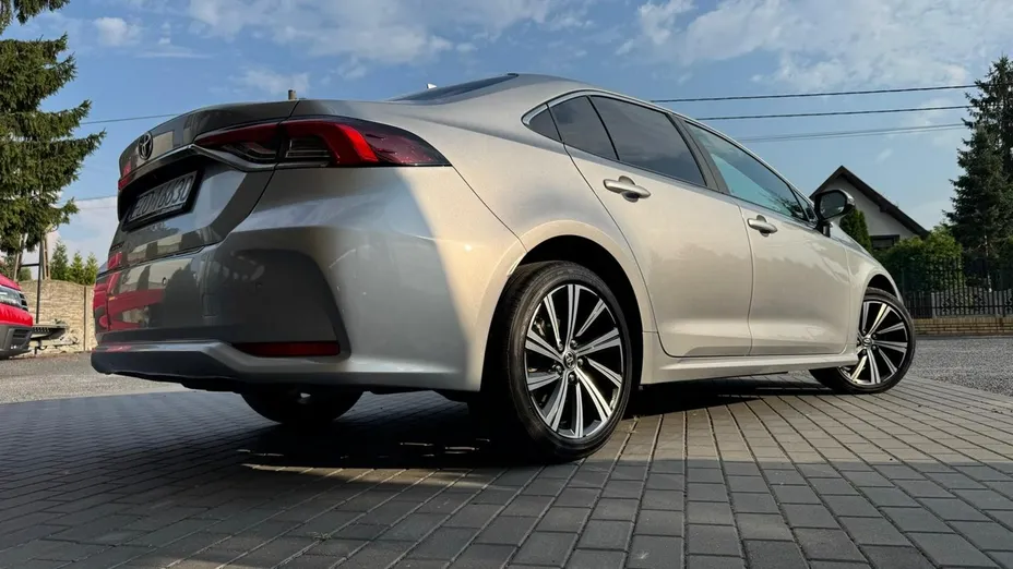 TOYOTA Corolla -