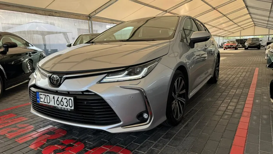 TOYOTA Corolla -