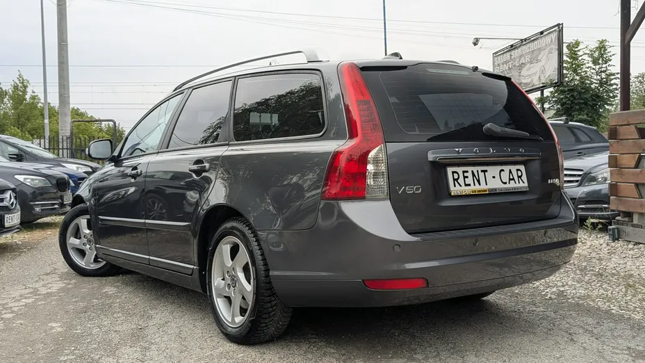 VOLVO V50 -