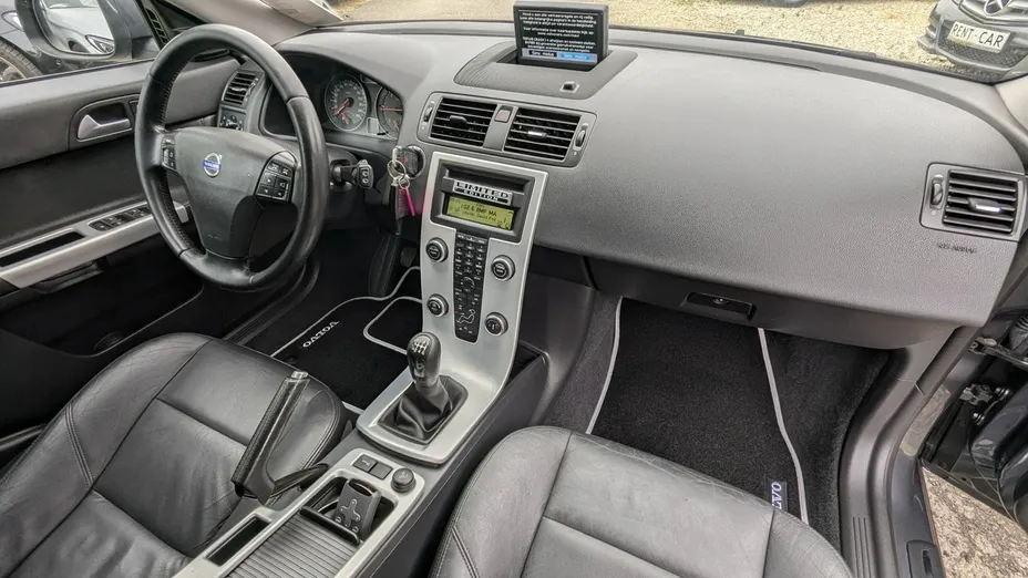 VOLVO V50 -