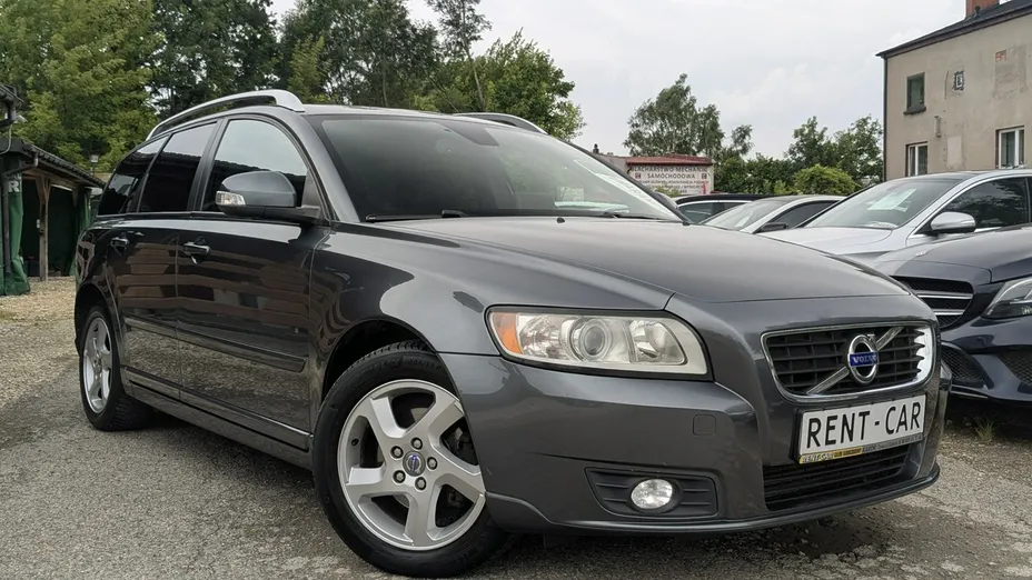 VOLVO V50 -