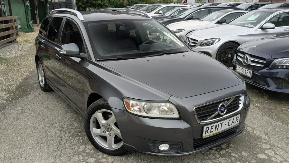 VOLVO V50 -