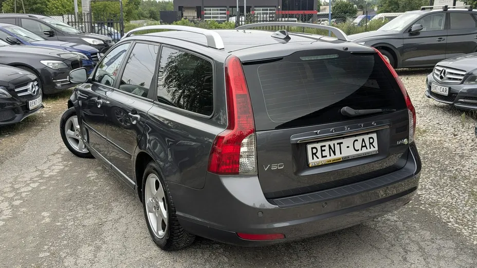 VOLVO V50 -