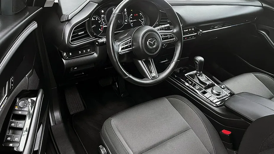 MAZDA CX-30 -