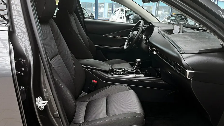 MAZDA CX-30 -