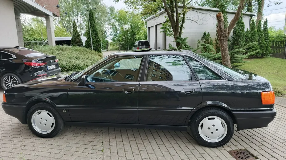 AUDI 80 -