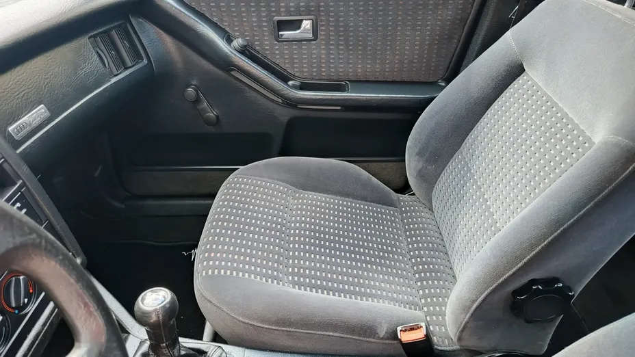AUDI 80 -