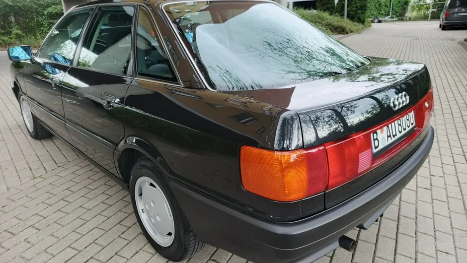AUDI 80 -
