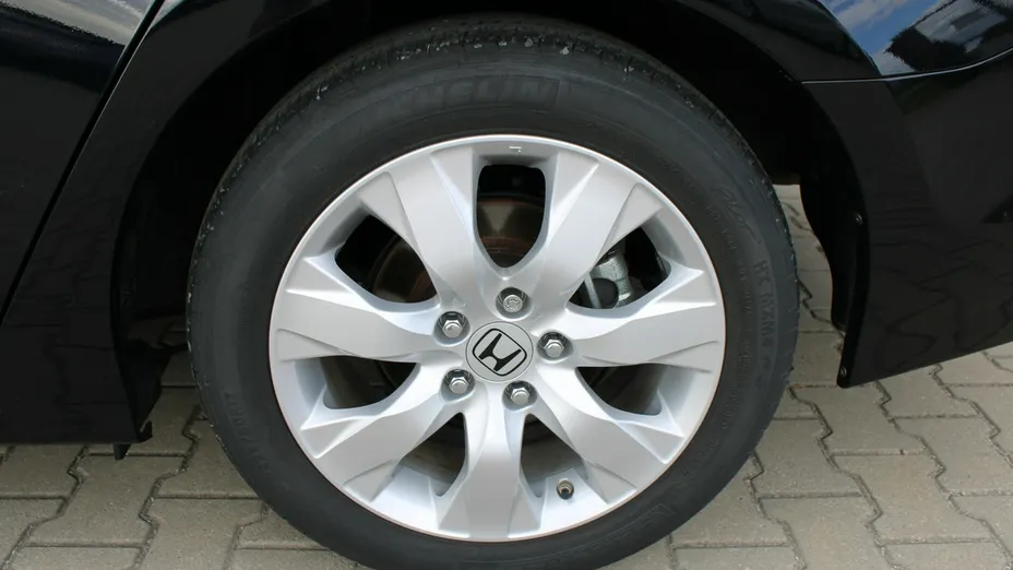 HONDA Accord -