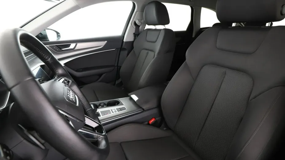 AUDI A6 -