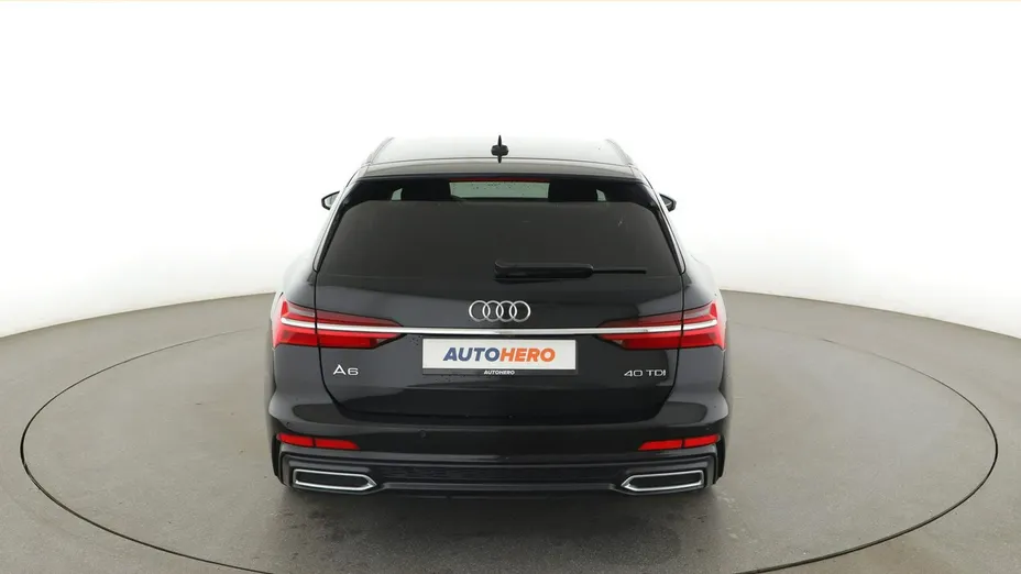 AUDI A6 -