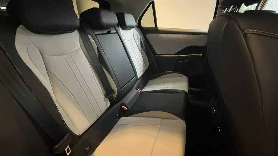 VOLKSWAGEN T-ROC -