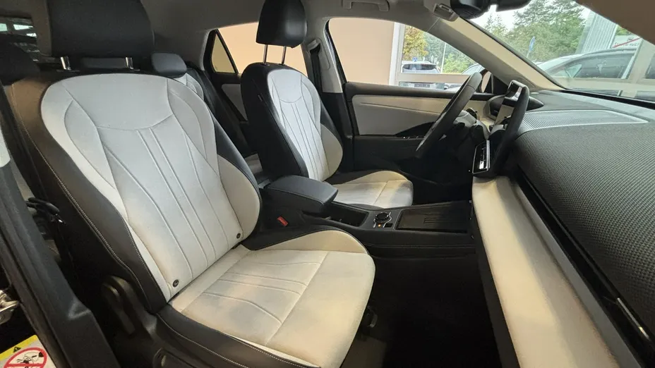 VOLKSWAGEN T-ROC -
