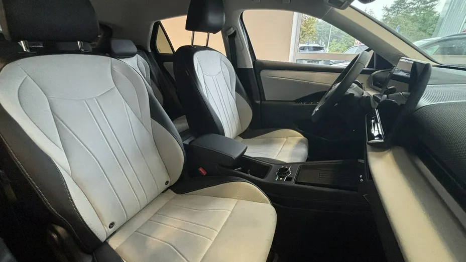 VOLKSWAGEN T-ROC -
