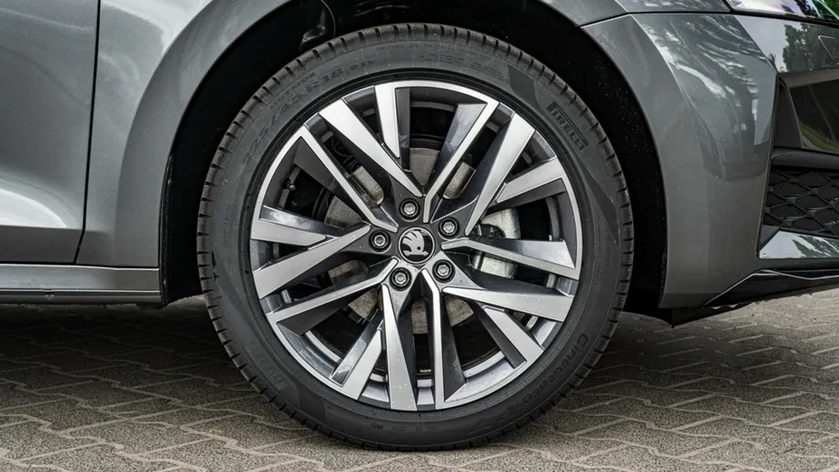 SKODA Octavia -