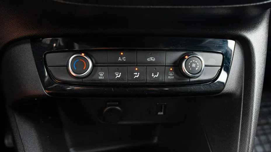 OPEL Corsa -