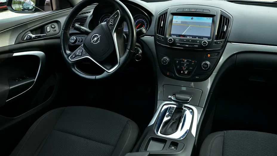 OPEL Insignia -
